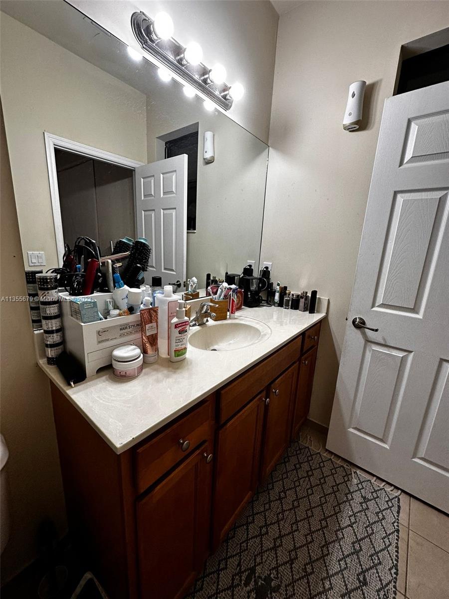 BELLAGIO VILLAS - Residential Lease