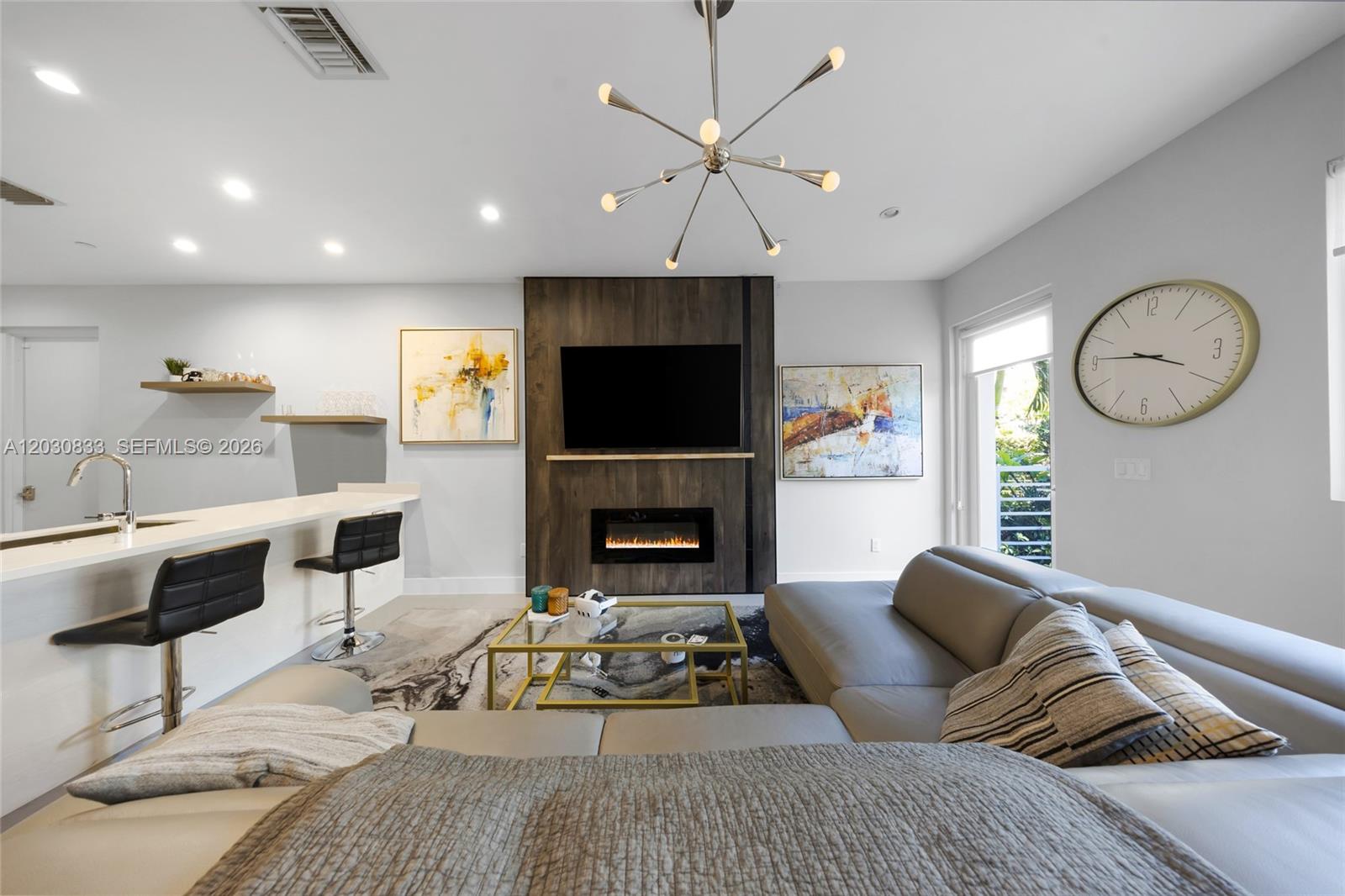 1025 NE 18th Ave 104 - Image 1