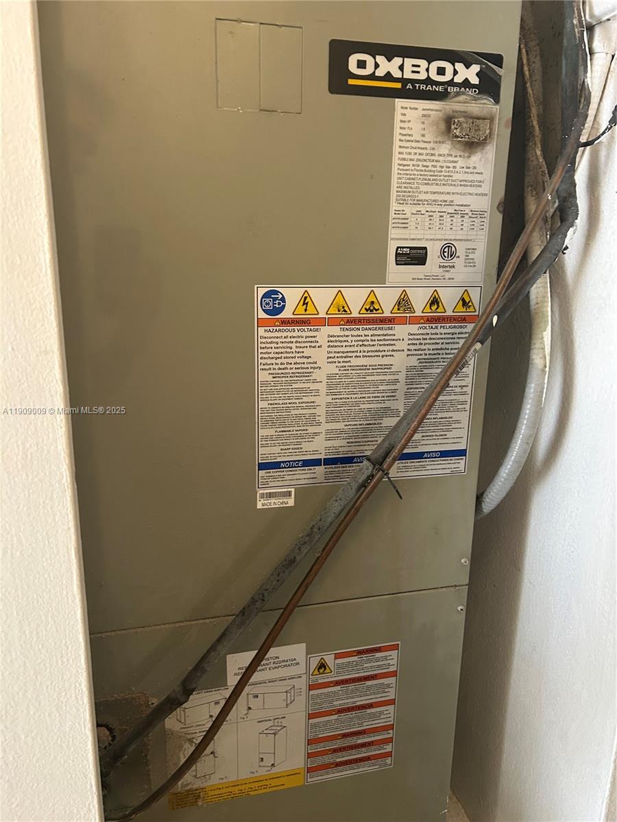 VENETIAN GARDENS AT COUNT - Residential Lease