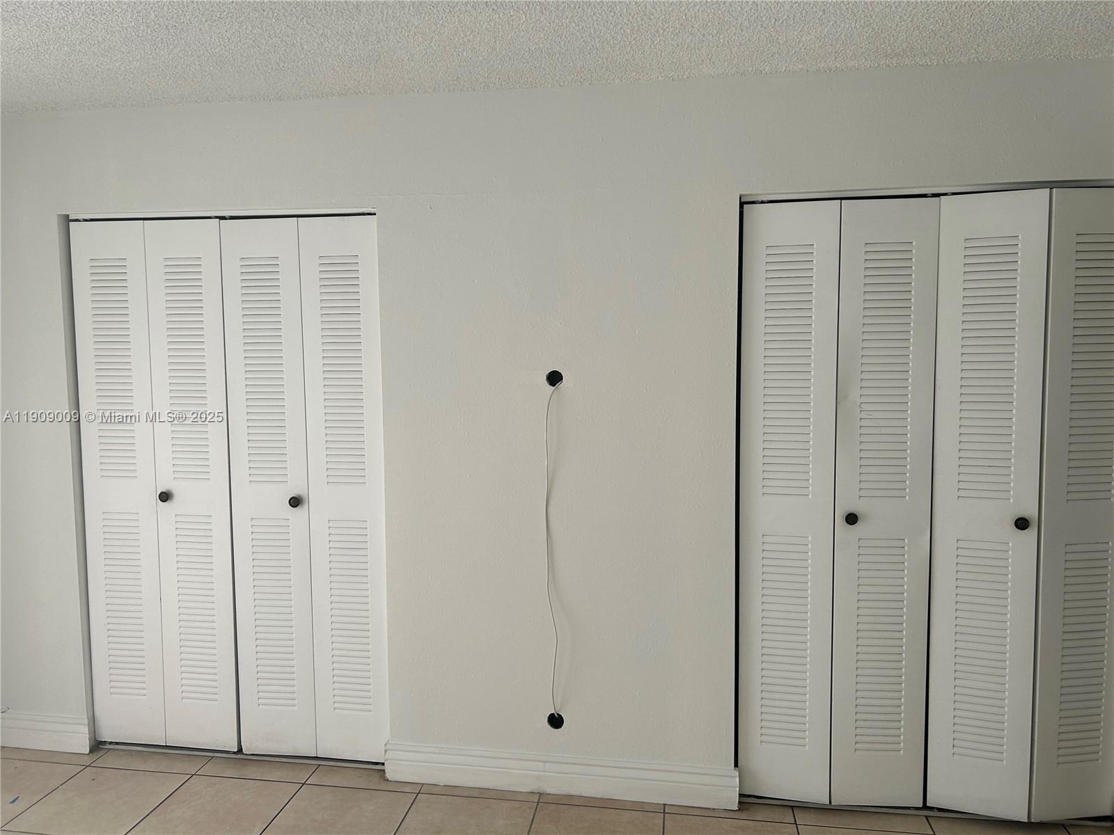 VENETIAN GARDENS AT COUNT - Residential Lease