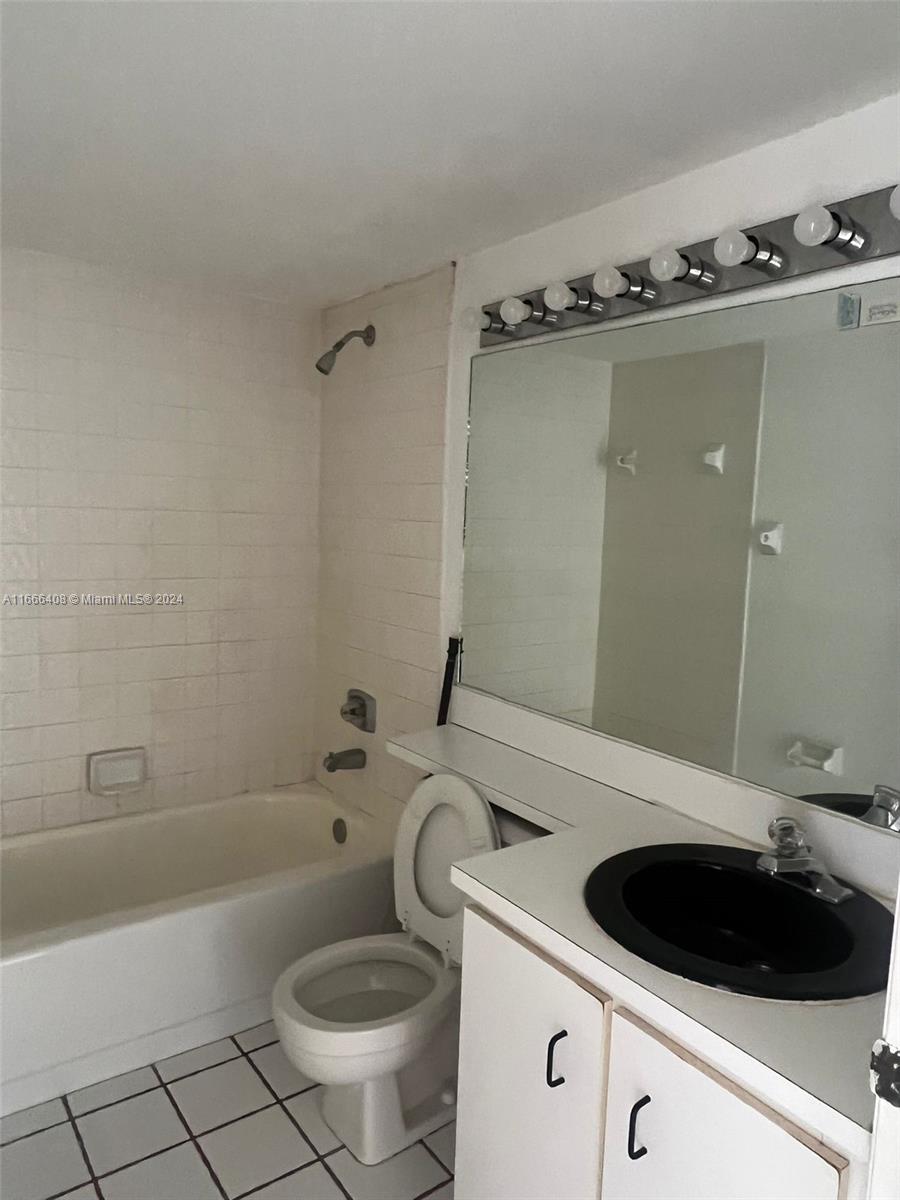 MONTEREY VILLAGE-ONE COND - Residential
