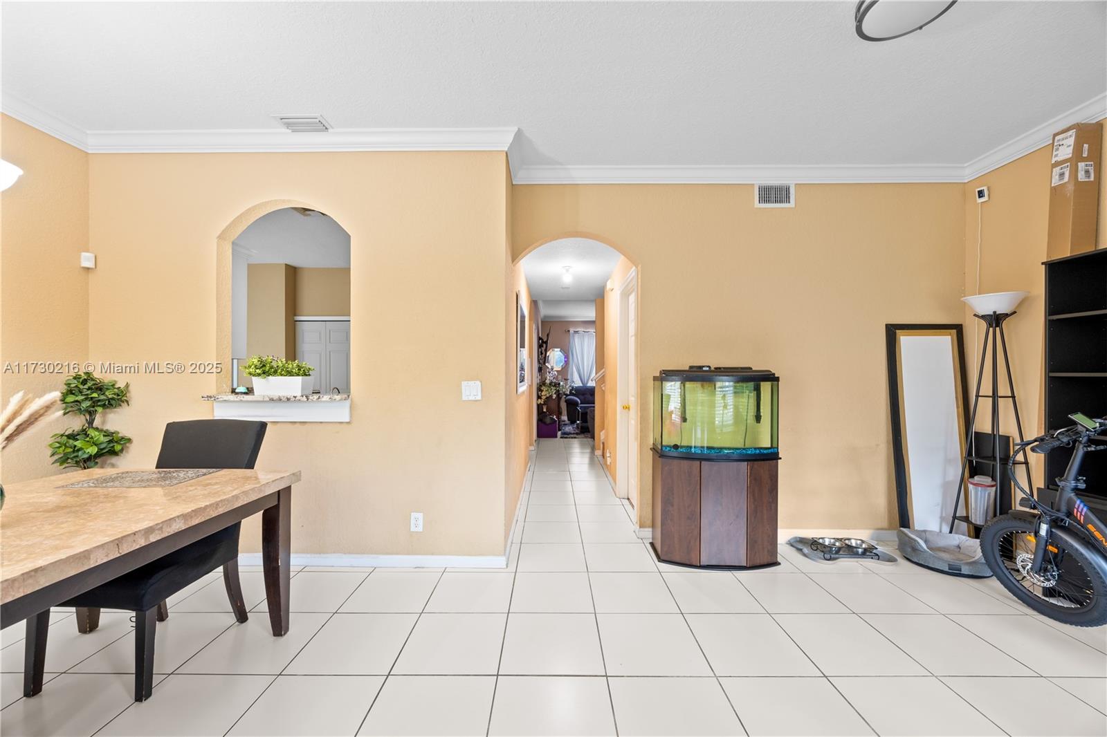 KENSINGTON MANOR - Residential