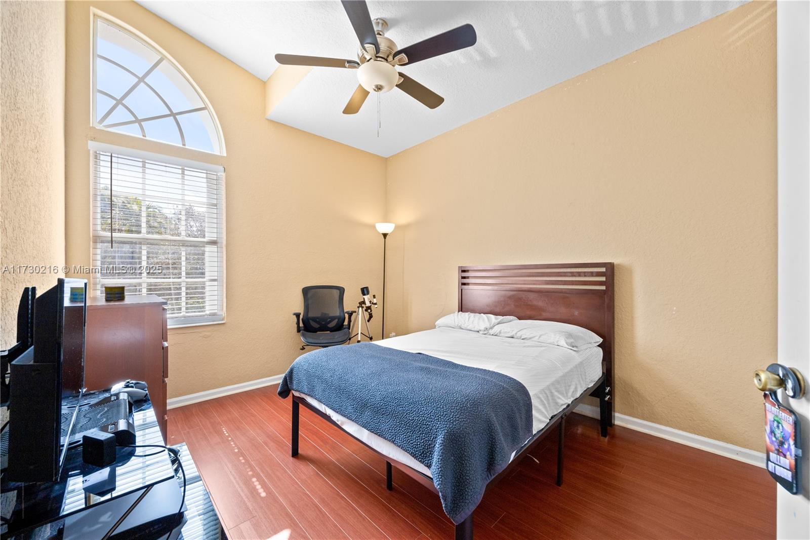 KENSINGTON MANOR - Residential