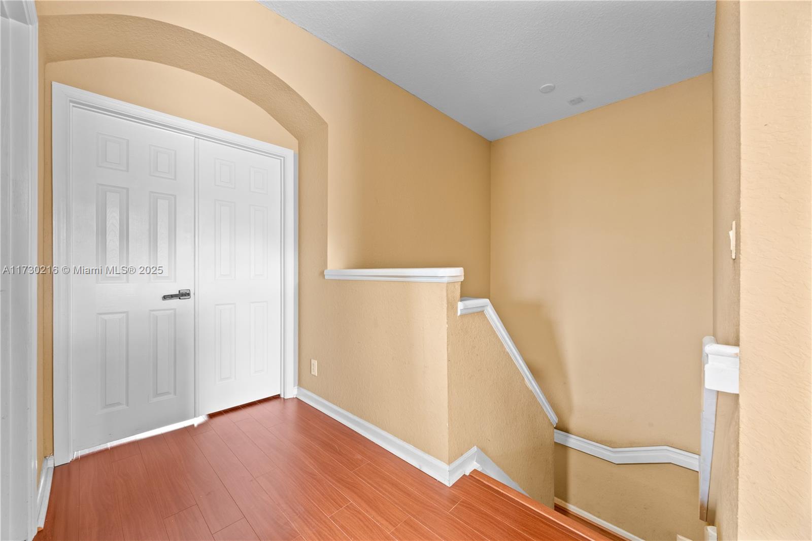 KENSINGTON MANOR - Residential