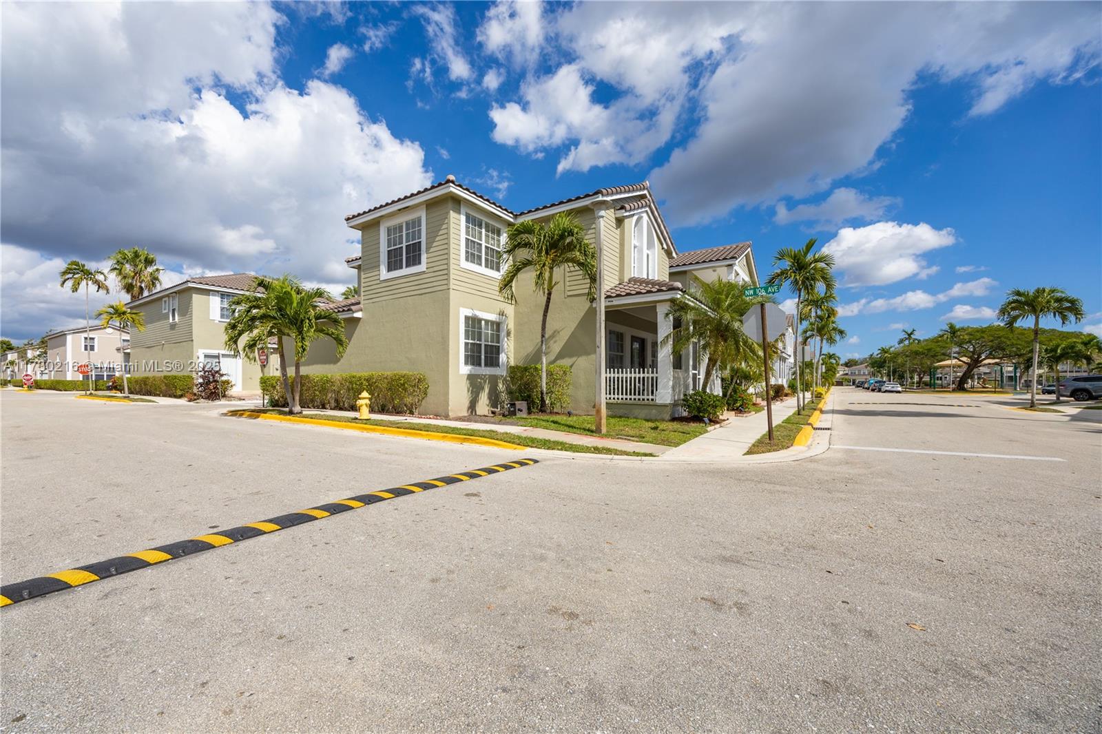 KENSINGTON MANOR - Residential