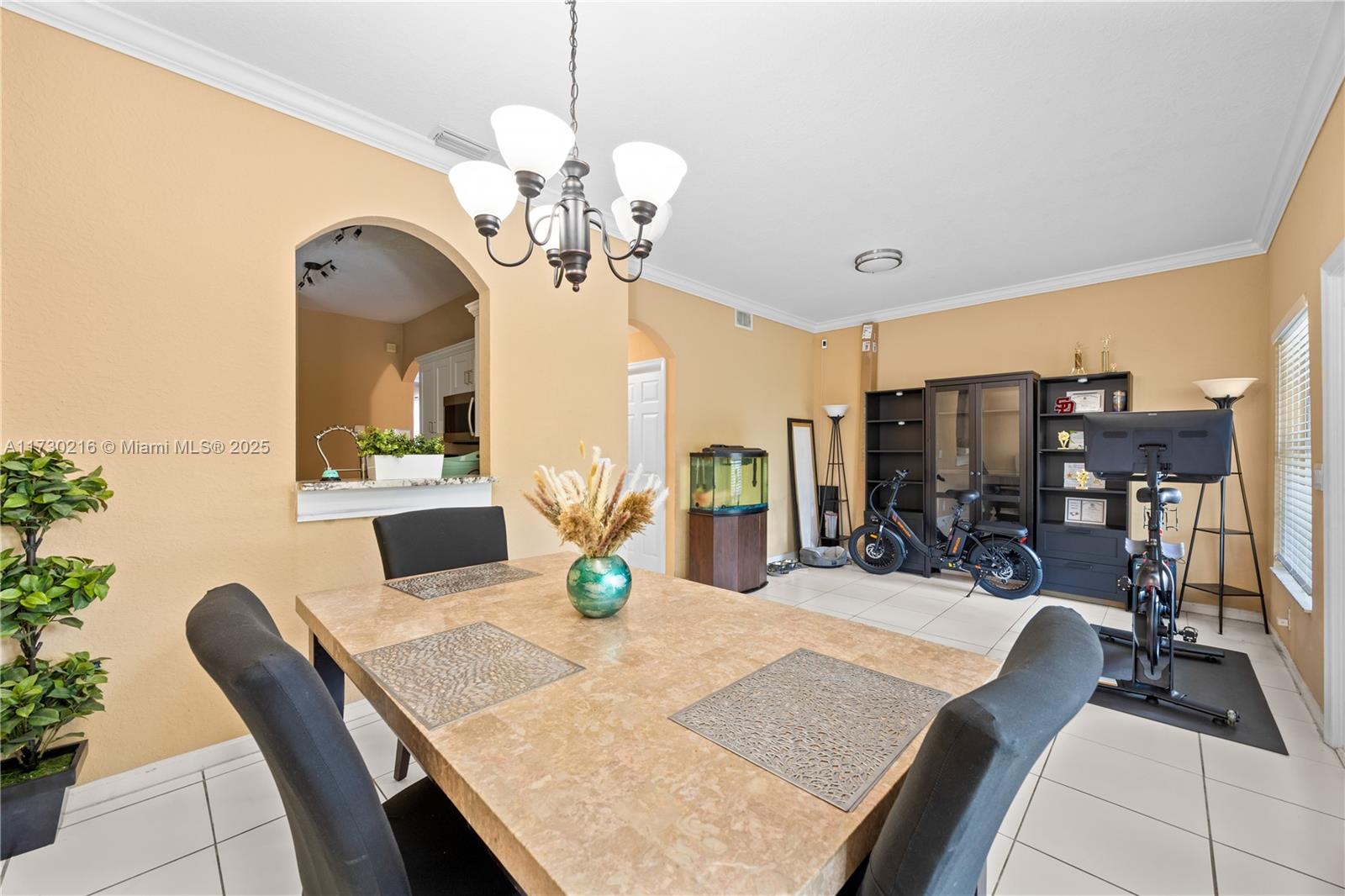 KENSINGTON MANOR - Residential
