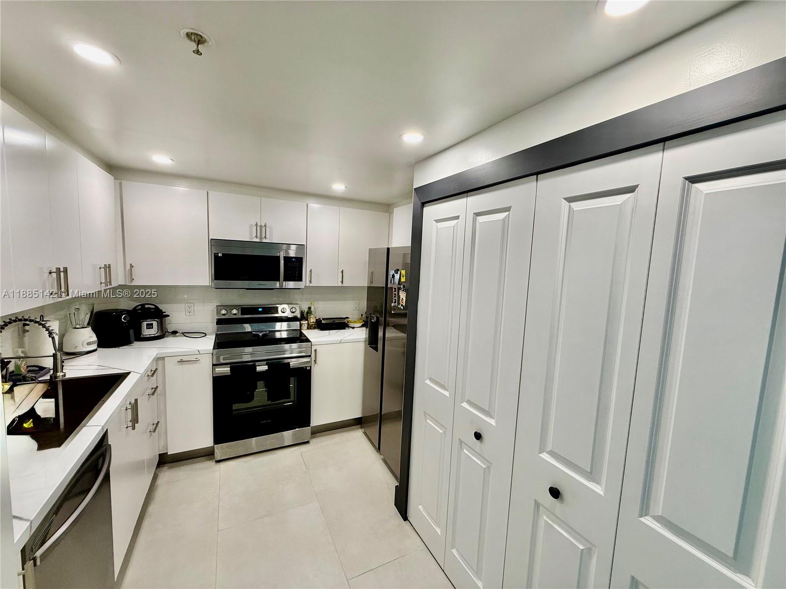 VUE AT BRICKELL CONDO - Residential