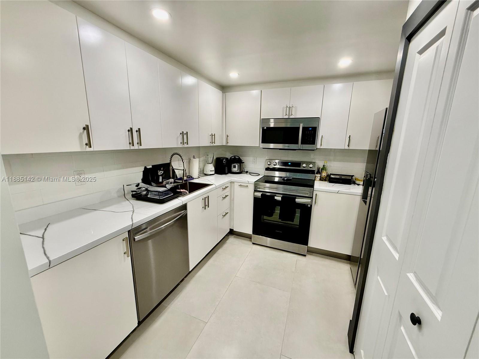 VUE AT BRICKELL CONDO - Residential