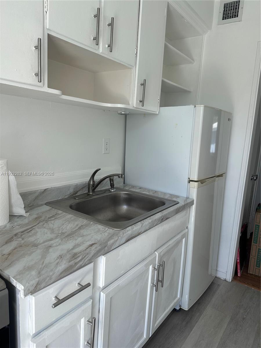 VISTA SHORES CO-OP - Residential Lease