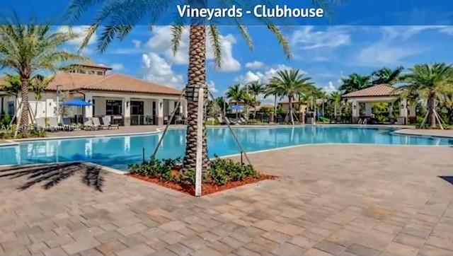 BAYWINDS OF DOMINICA AND - Residential