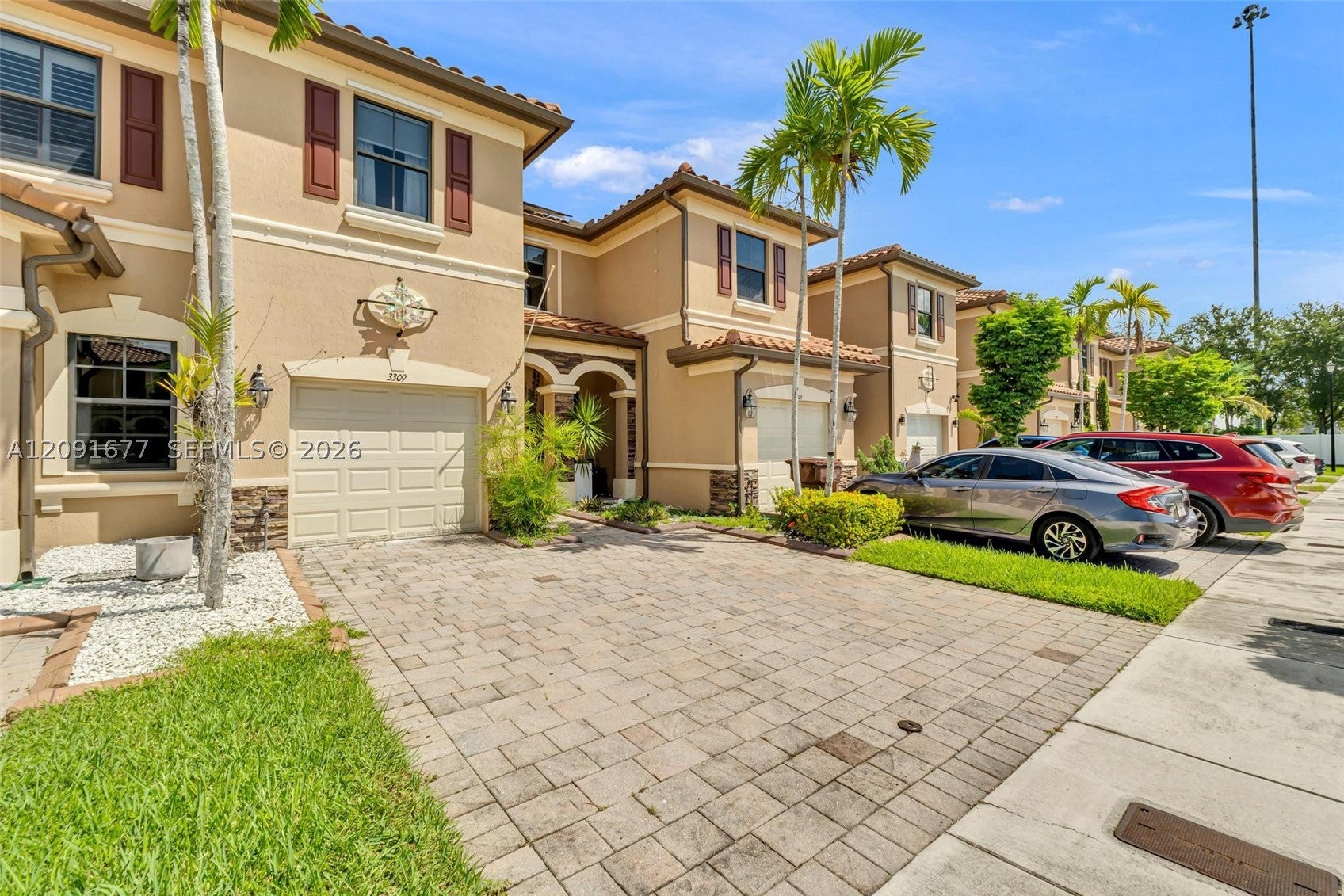 3309 W 91st Ter