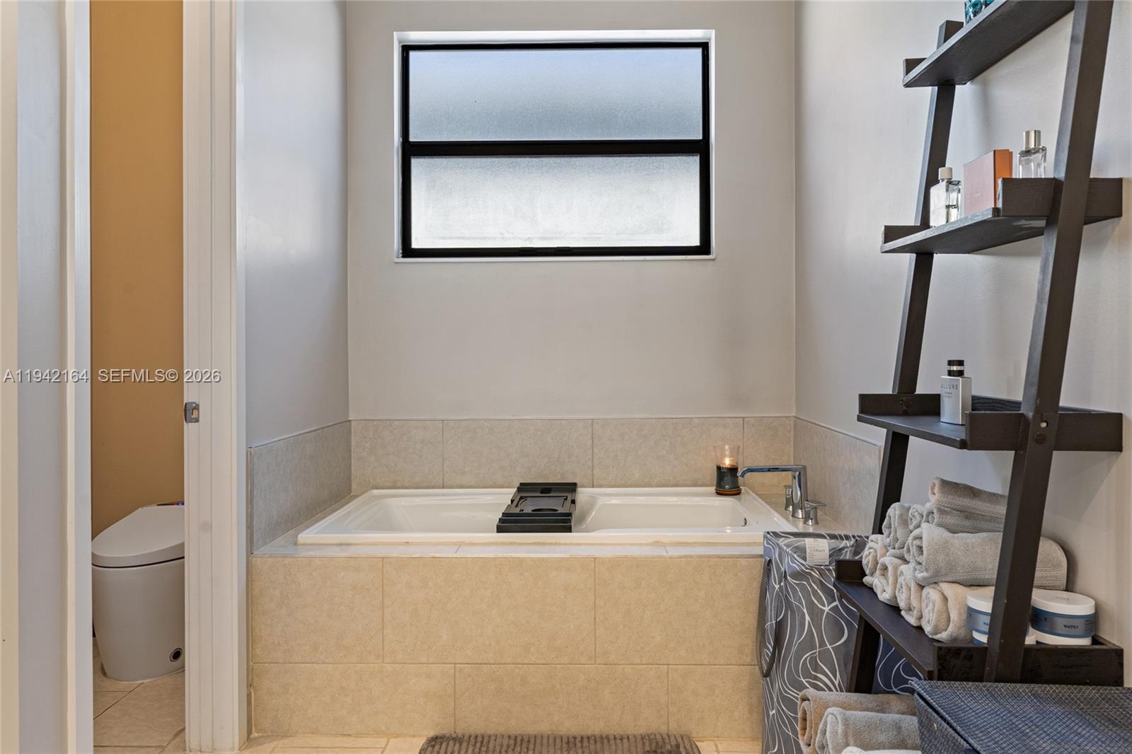 TUSCAN ISLES - Residential