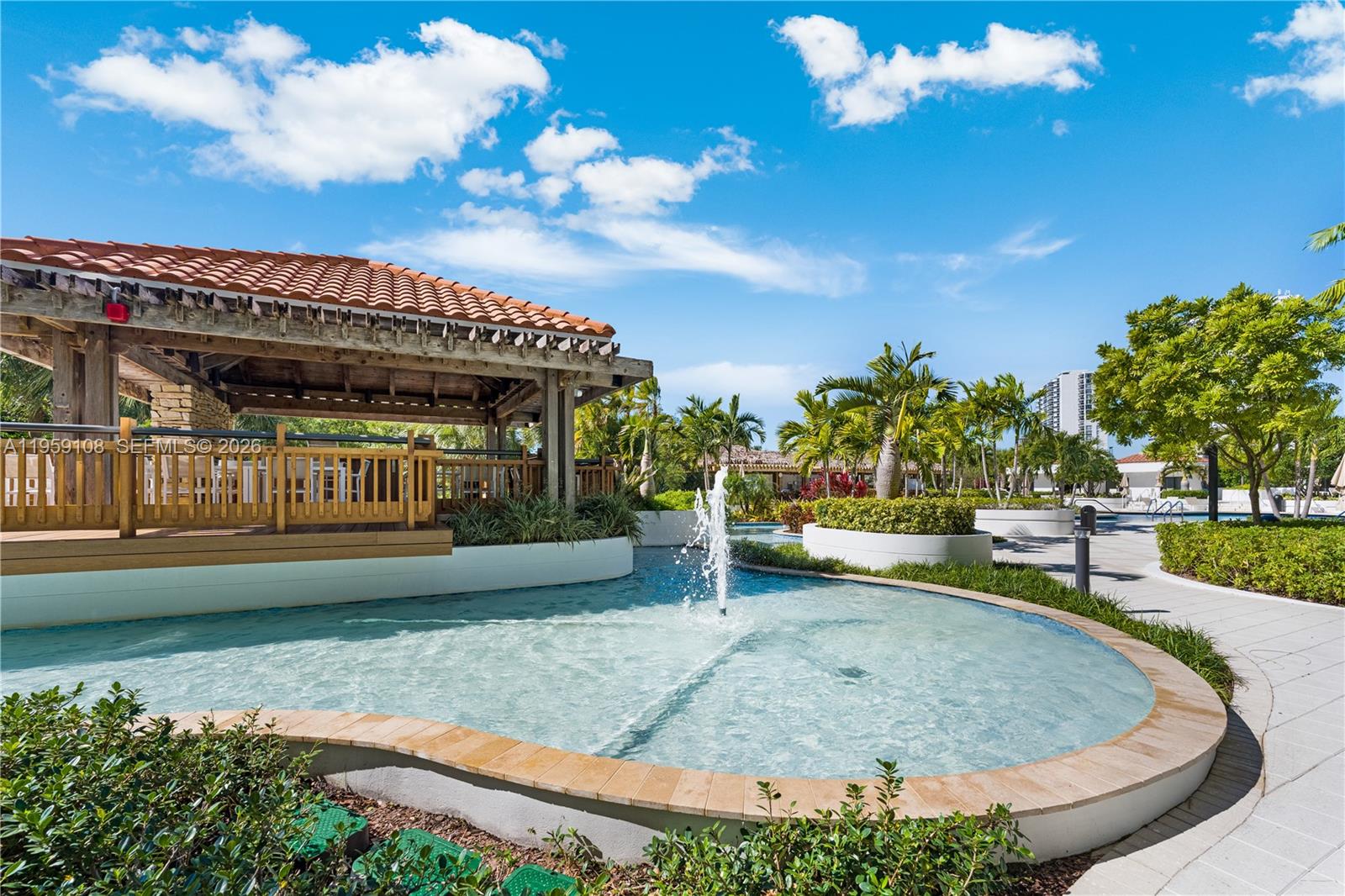 HAMPTONS WEST CONDO - Residential