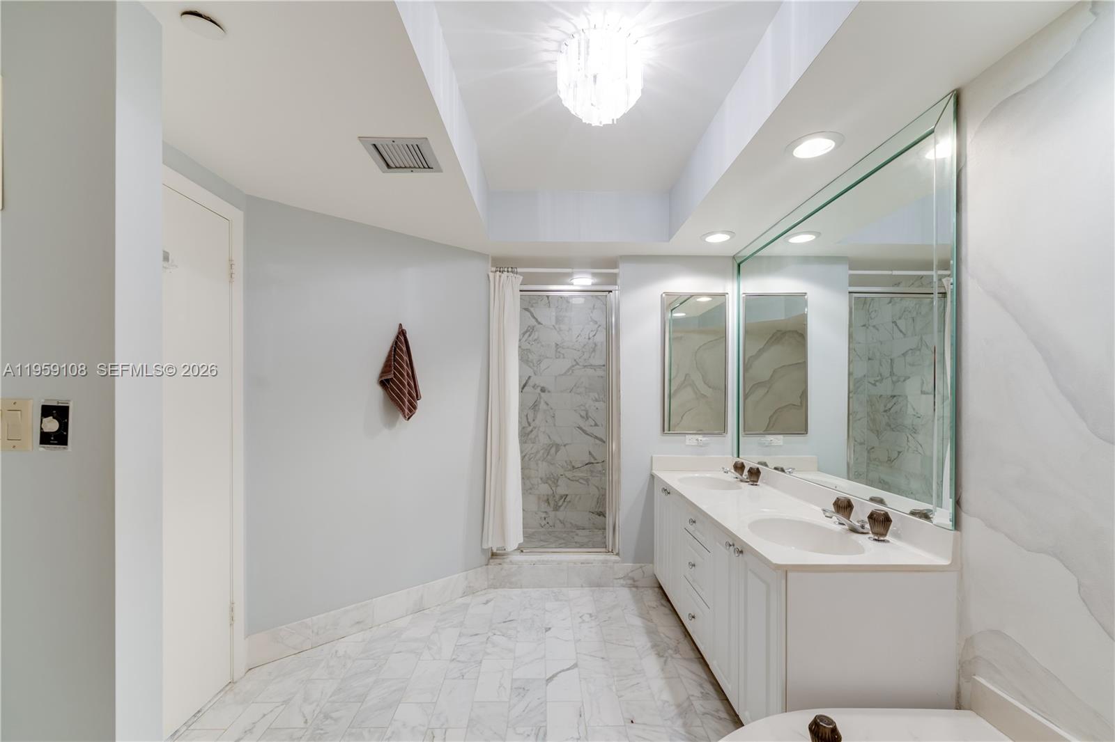 HAMPTONS WEST CONDO - Residential