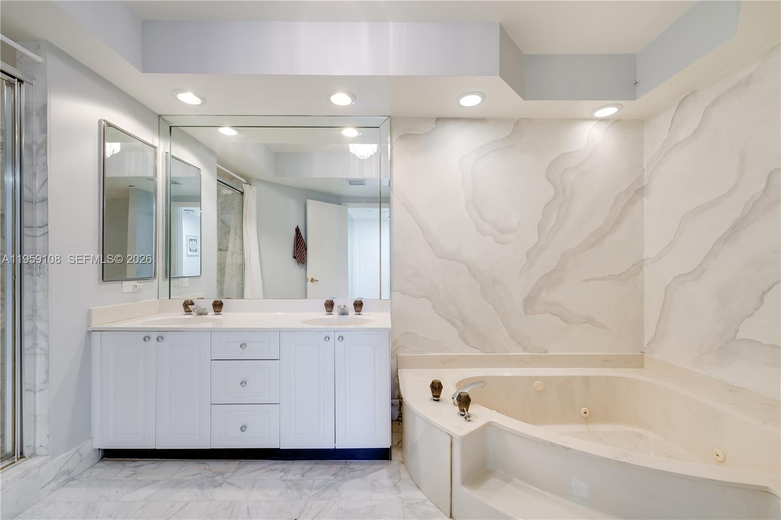 HAMPTONS WEST CONDO - Residential