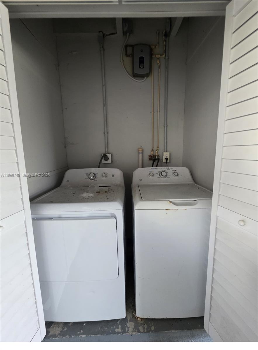 REID MANOR - Residential