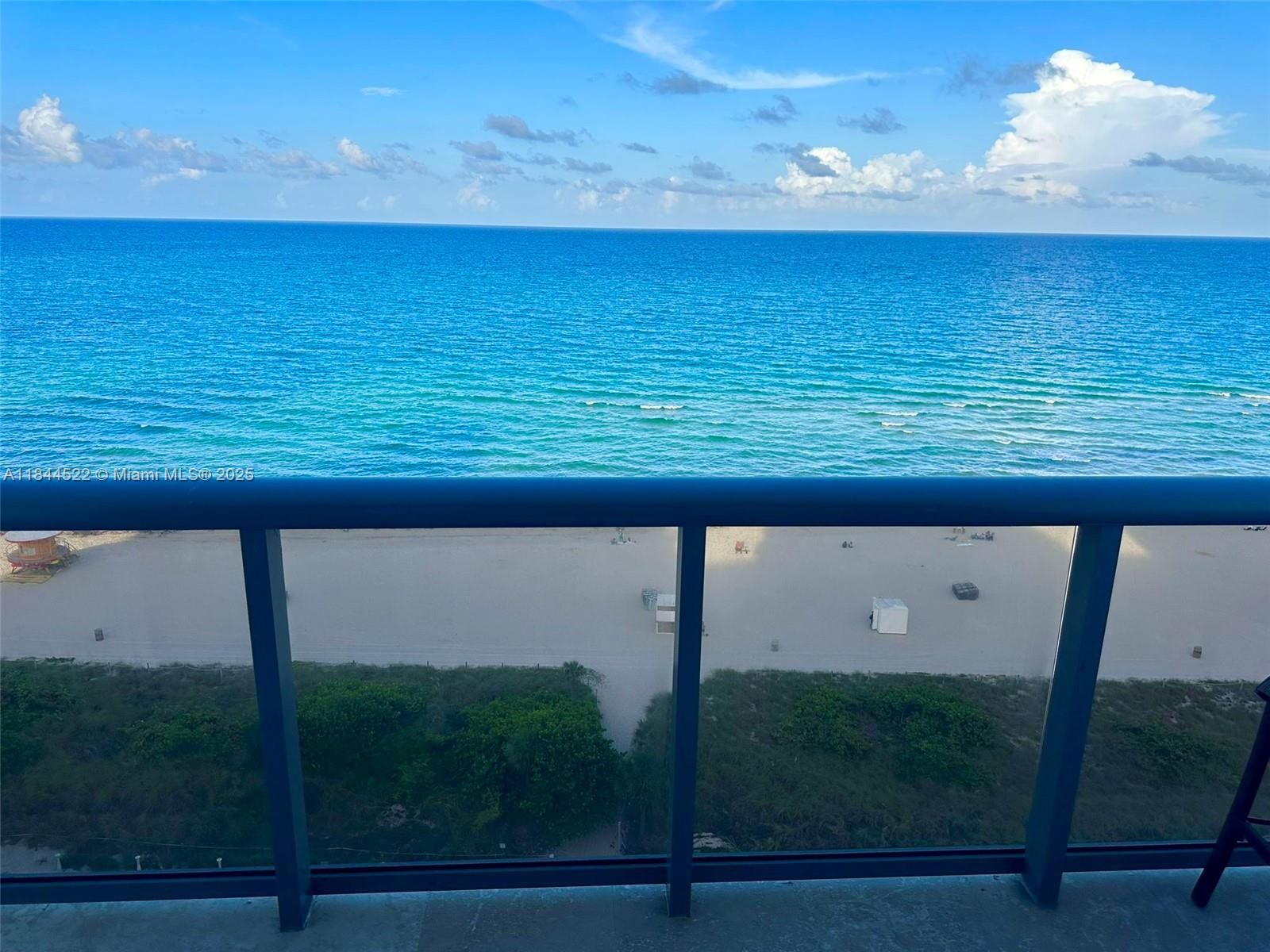 6039 Collins Ave 1517, Miami Beach, FL, 33140/$990,000 2 6039 Collins Ave 1517