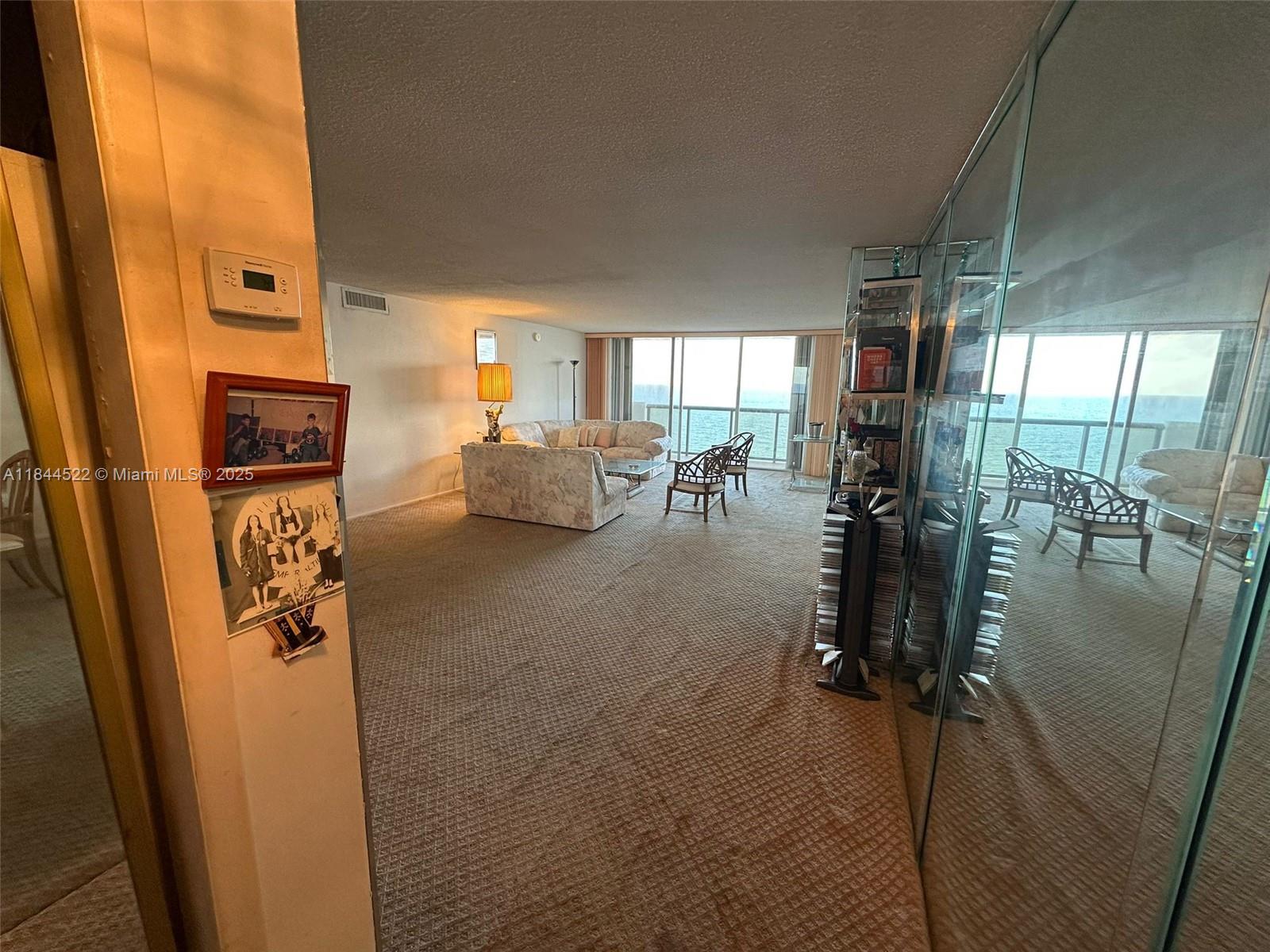 MAISON GRANDE CONDO - Residential