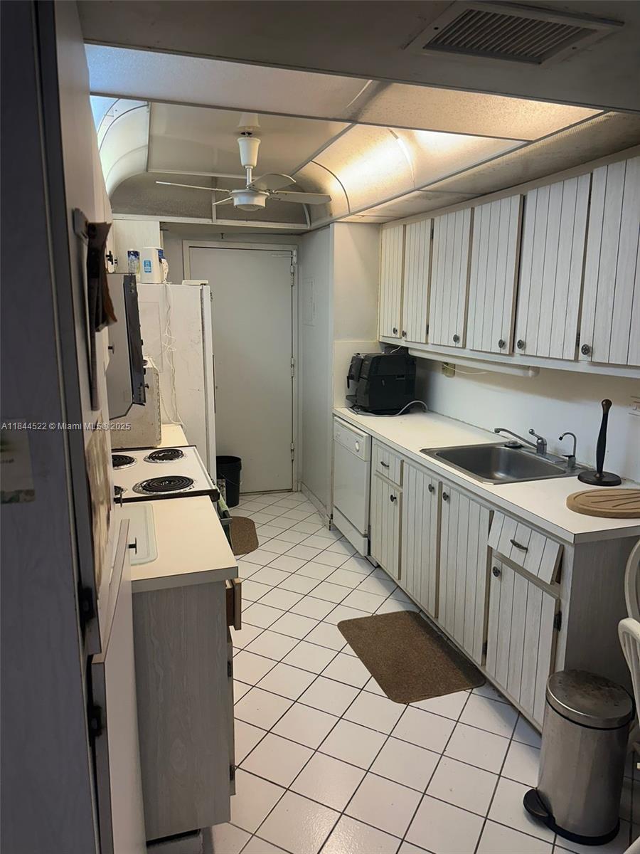 MAISON GRANDE CONDO - Residential