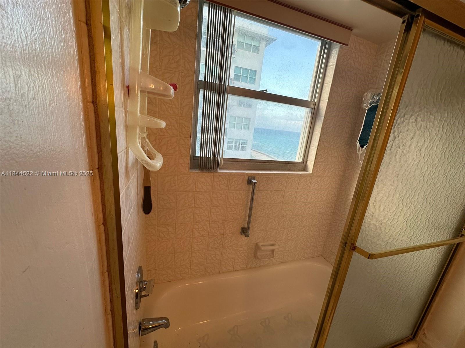 MAISON GRANDE CONDO - Residential