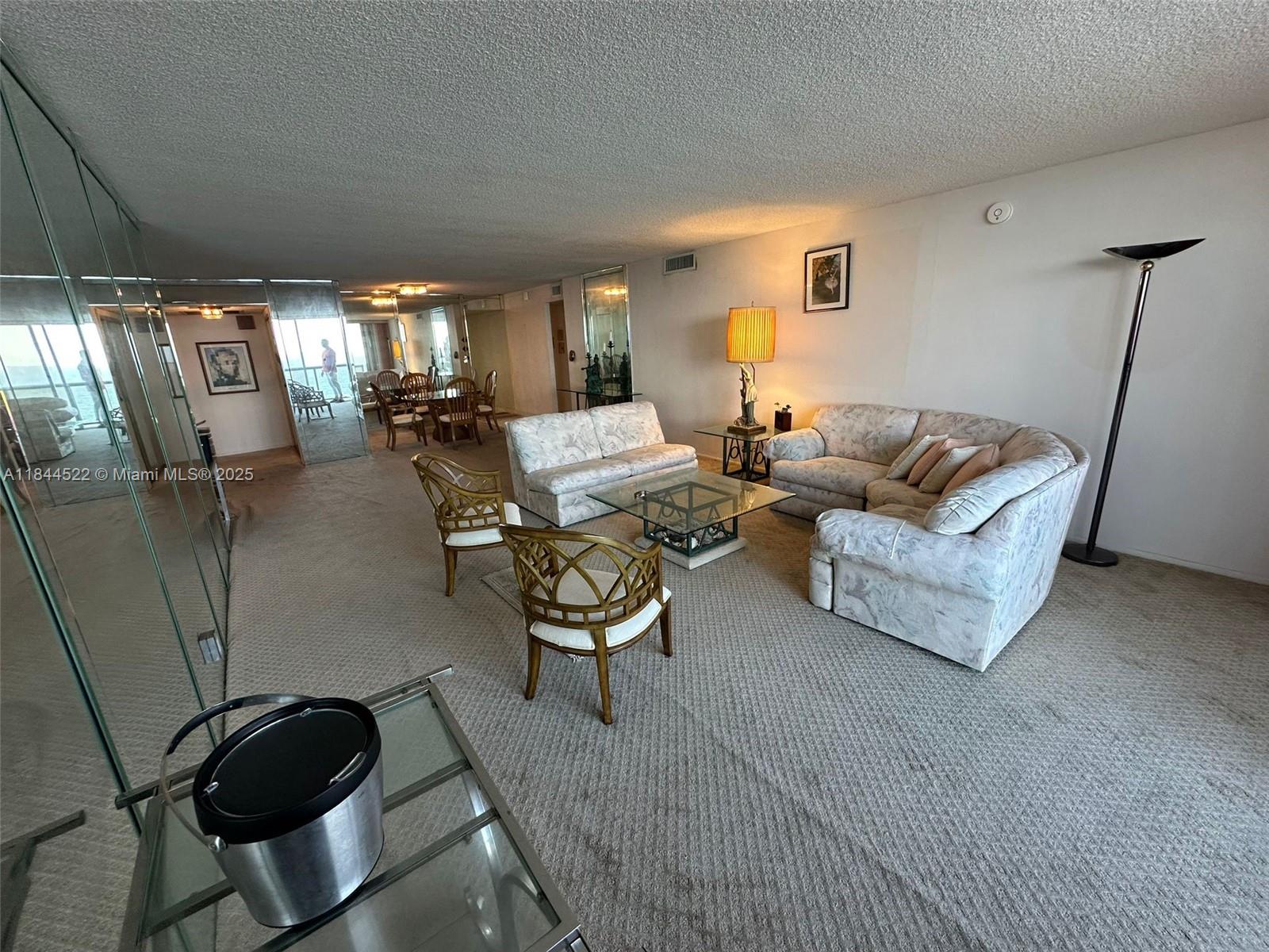 MAISON GRANDE CONDO - Residential