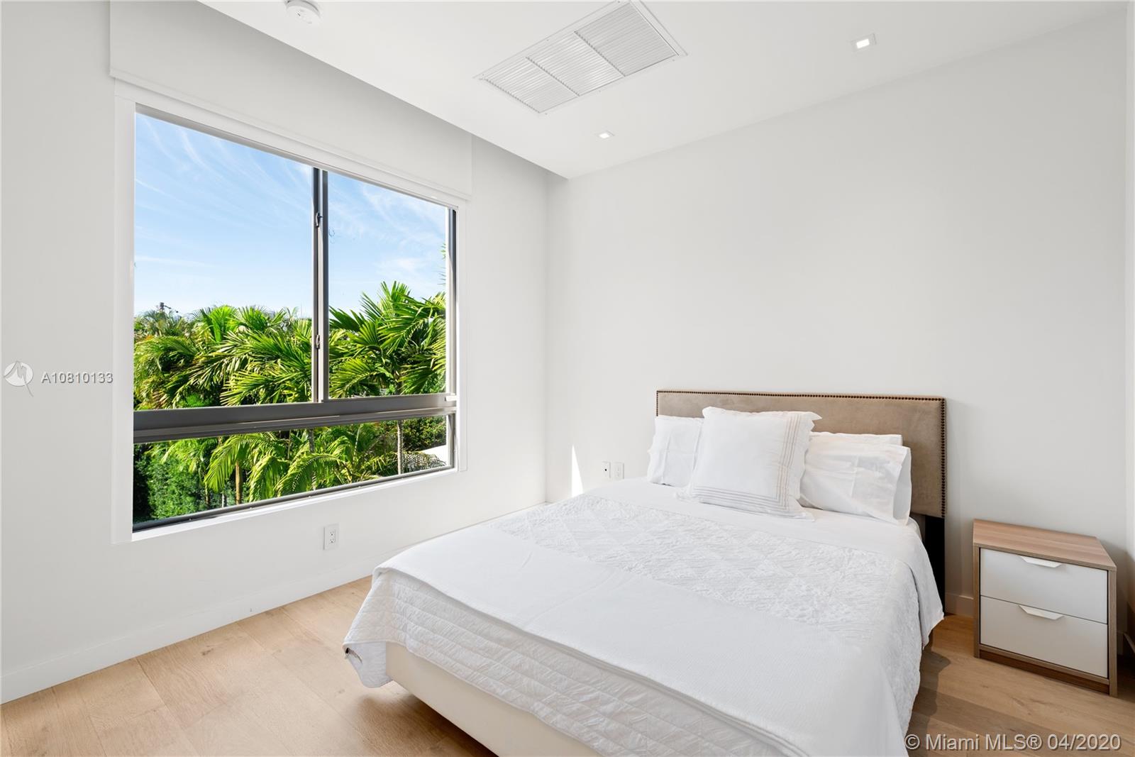 TROPICAL ISLE HOMES SUB 2 - Residential