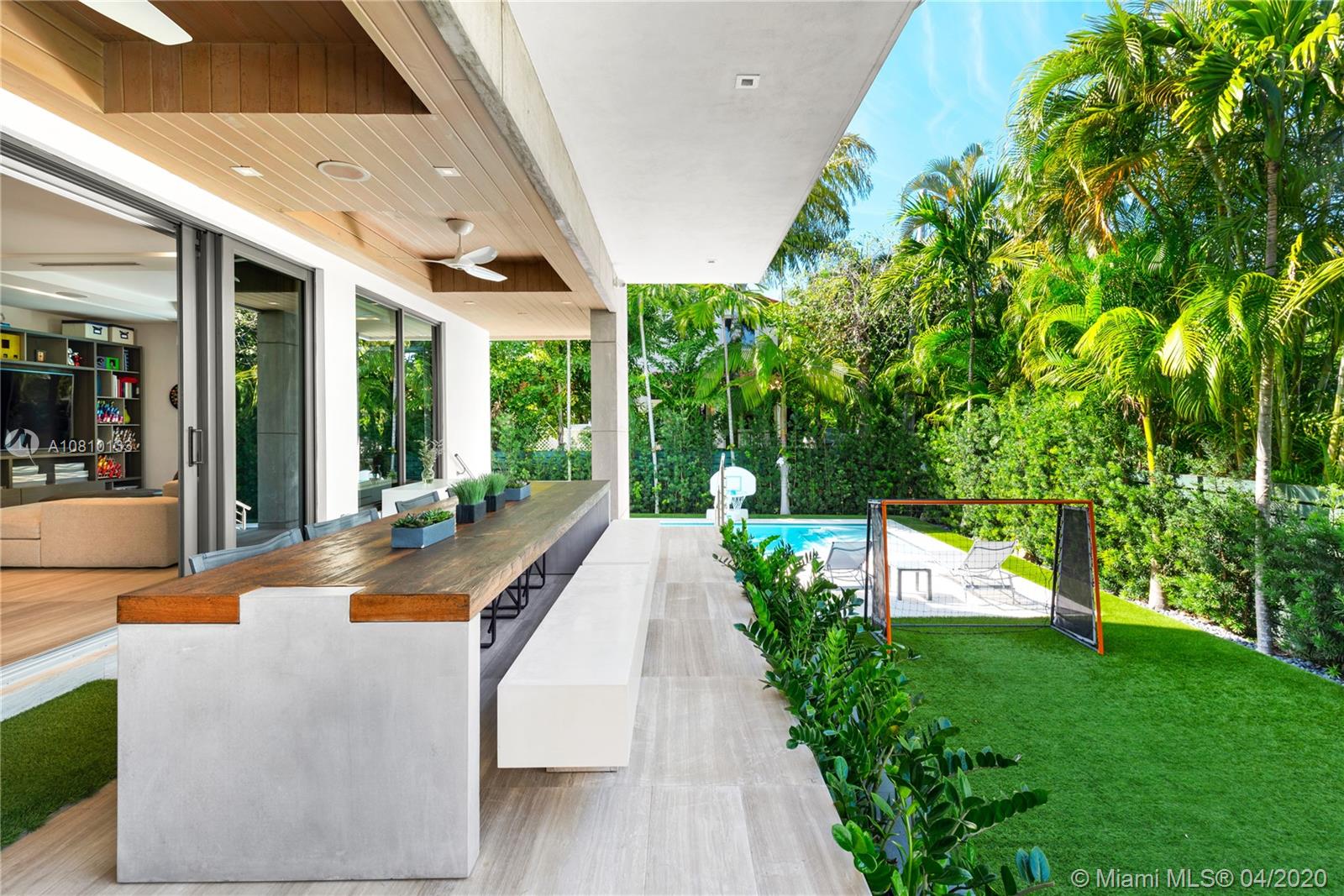 TROPICAL ISLE HOMES SUB 2 - Residential