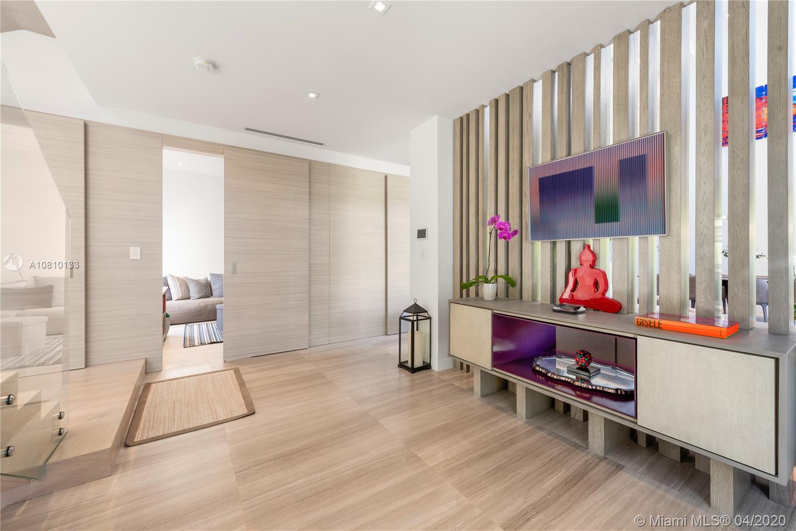 TROPICAL ISLE HOMES SUB 2 - Residential