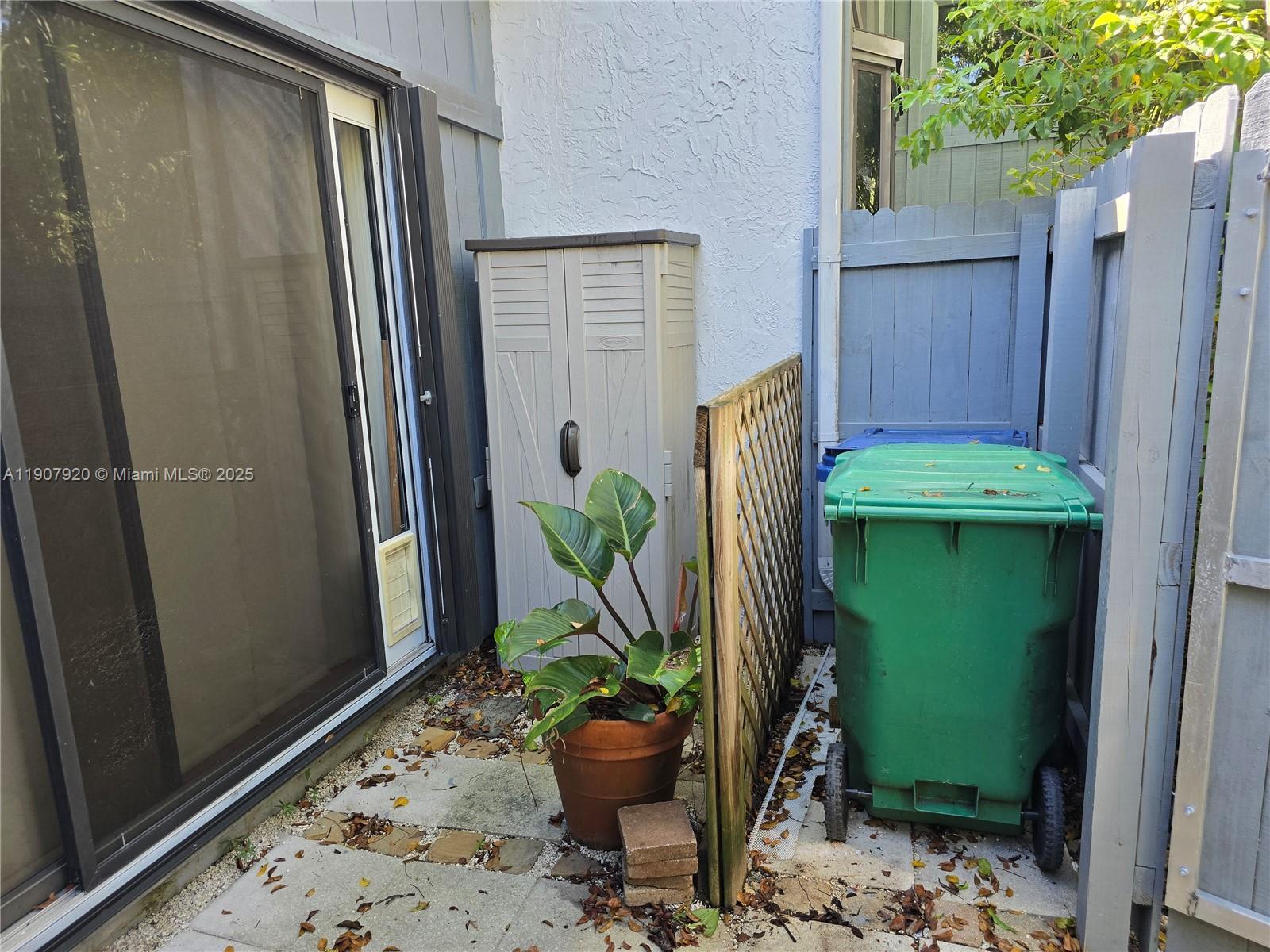 KILLIAN PINES TOWNHOUSES - Residential Lease