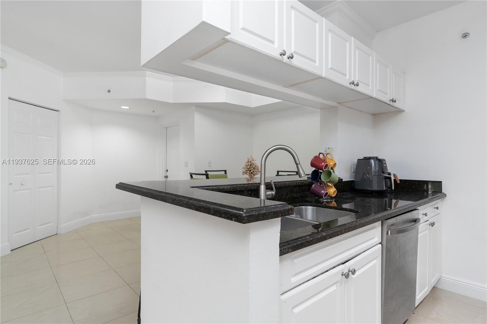 PORTO BELLAGIO CONDO - Residential