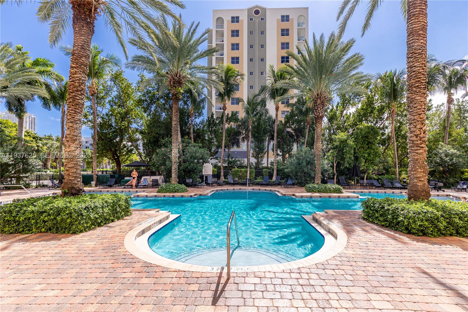 PORTO BELLAGIO CONDO - Residential