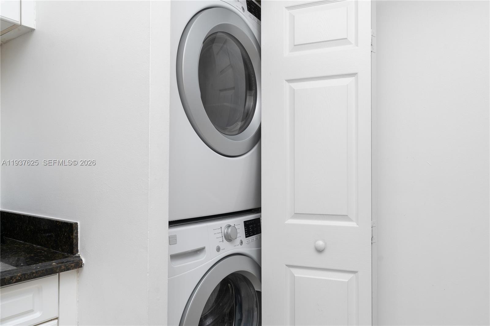 PORTO BELLAGIO CONDO - Residential