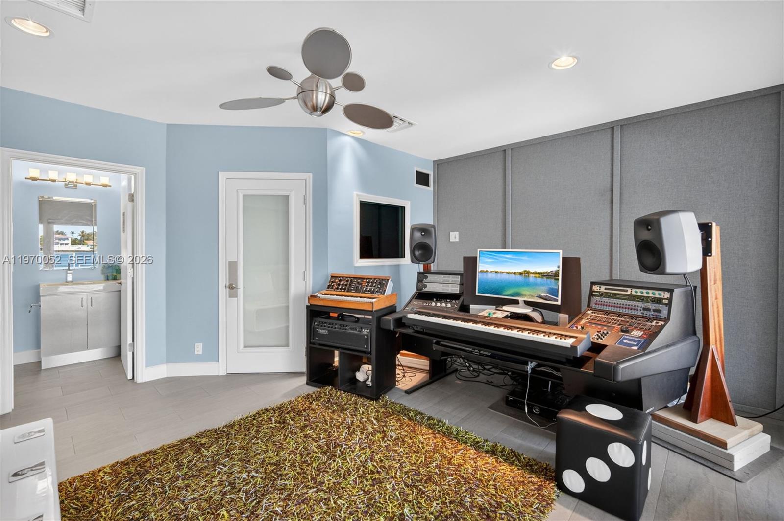 SKY LAKE - Residential