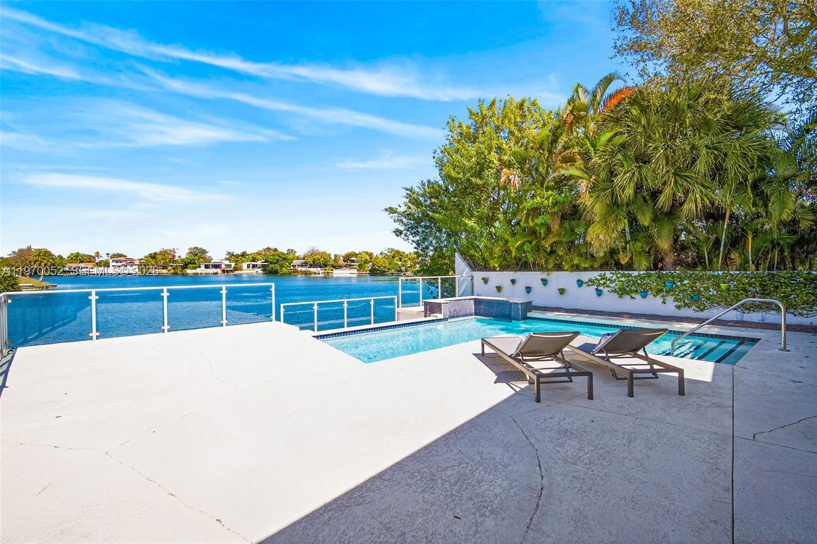 SKY LAKE - Residential