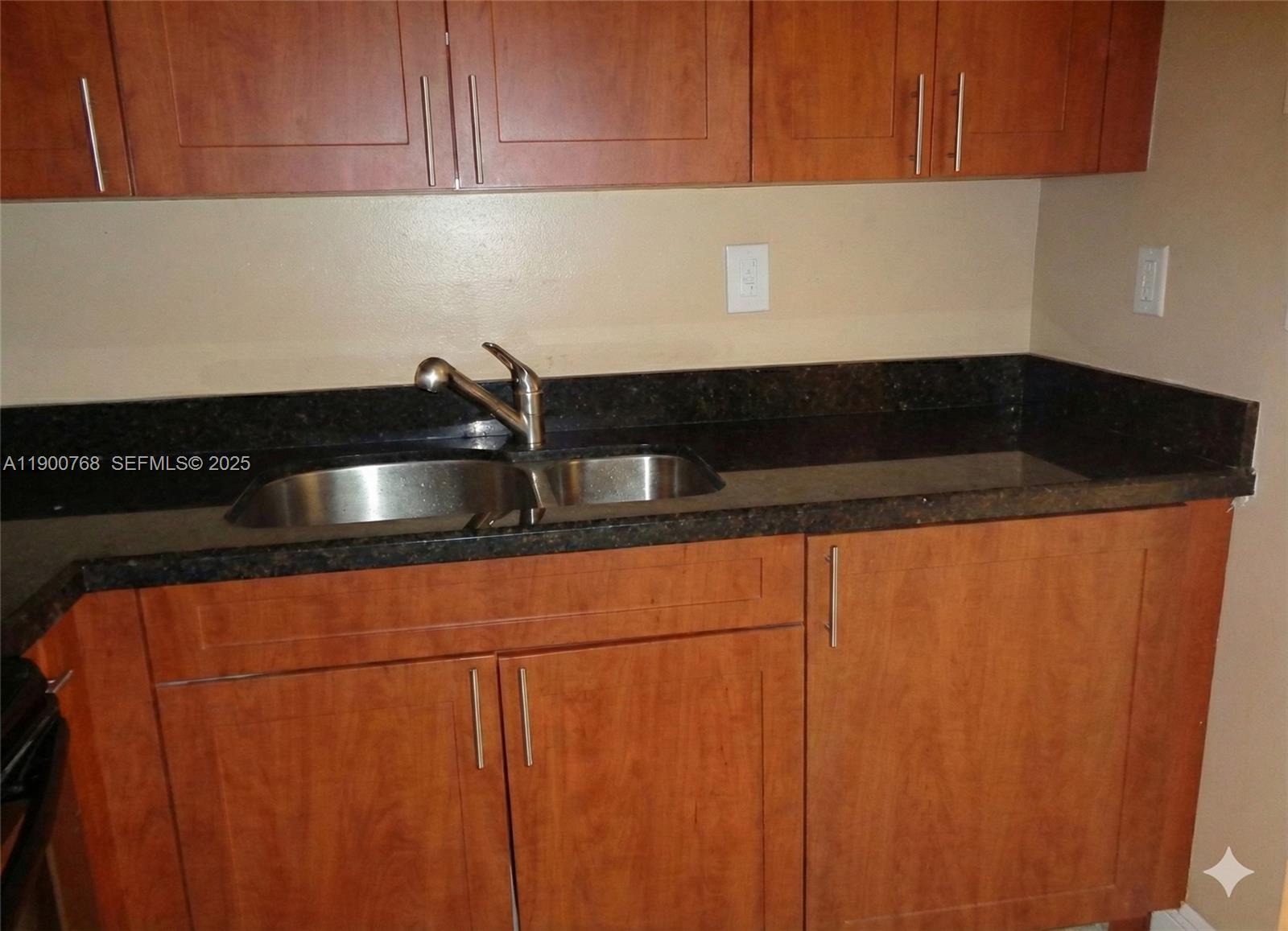 MONTECARLO CONDO - Residential