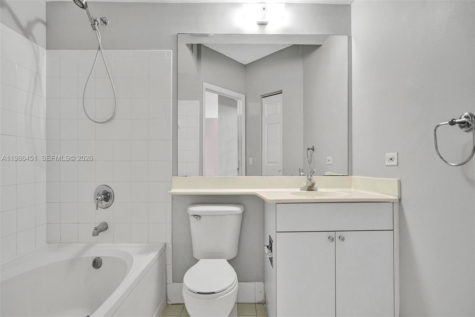 PORTO BELLAGIO CONDO - Residential Lease