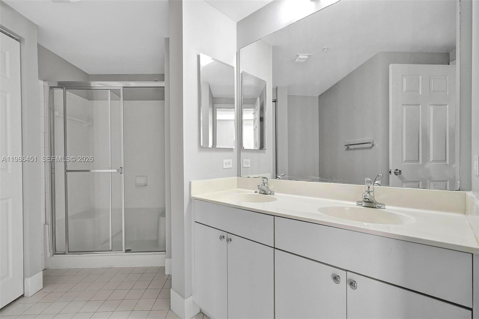 PORTO BELLAGIO CONDO - Residential Lease