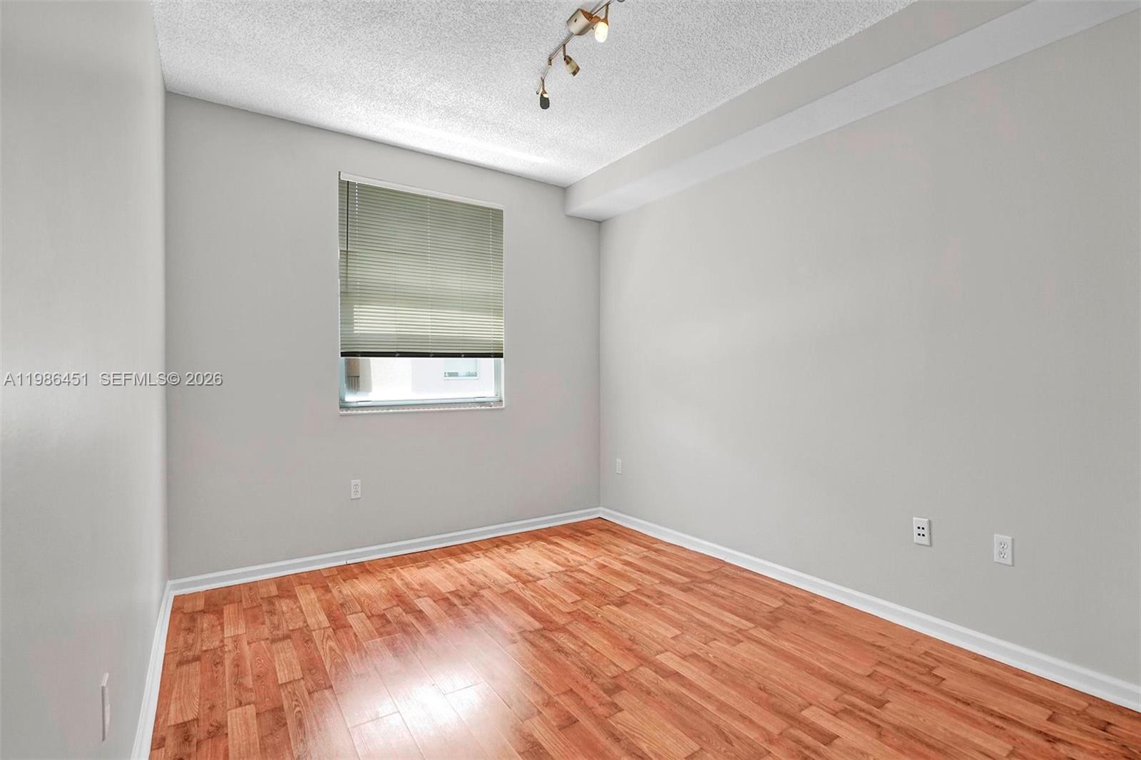 PORTO BELLAGIO CONDO - Residential Lease