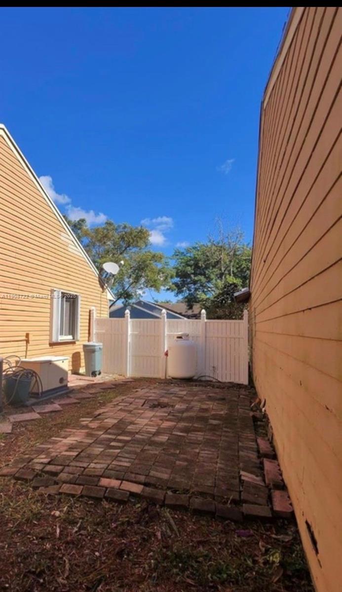 CINNAMON PLACE 1 - Residential Lease