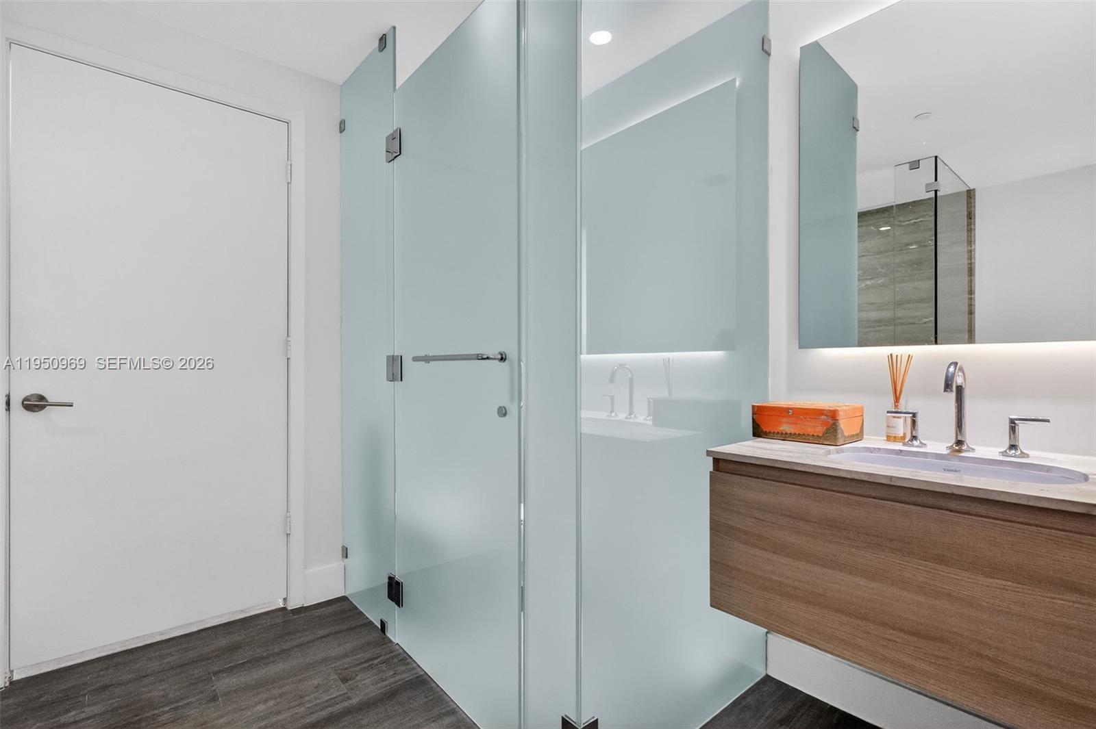 BISCAYNE BEACH CONDO - Residential