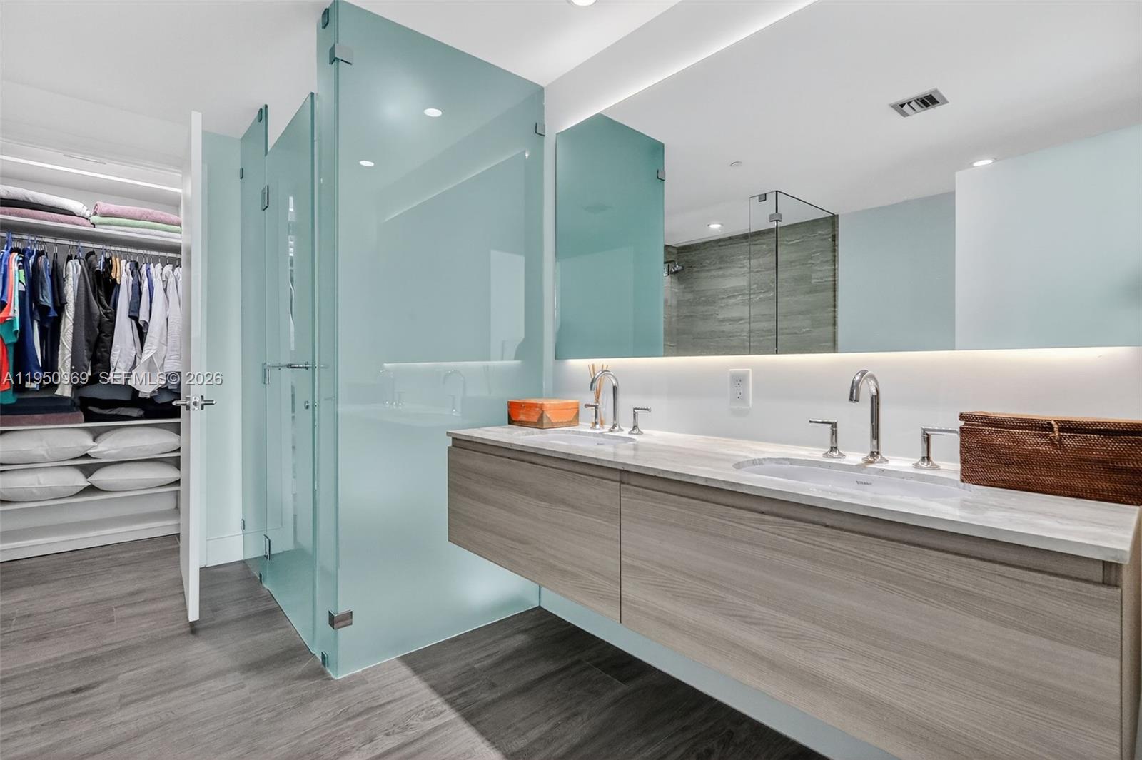 BISCAYNE BEACH CONDO - Residential