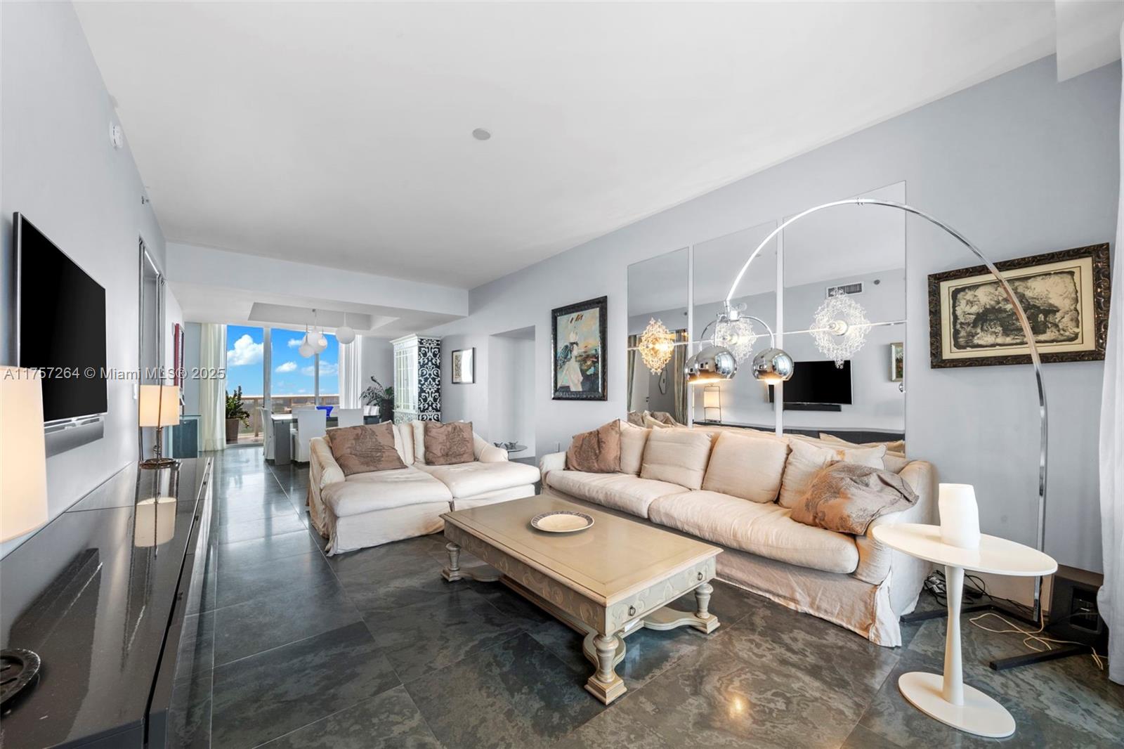 TDR TOWER III CONDO - Residential