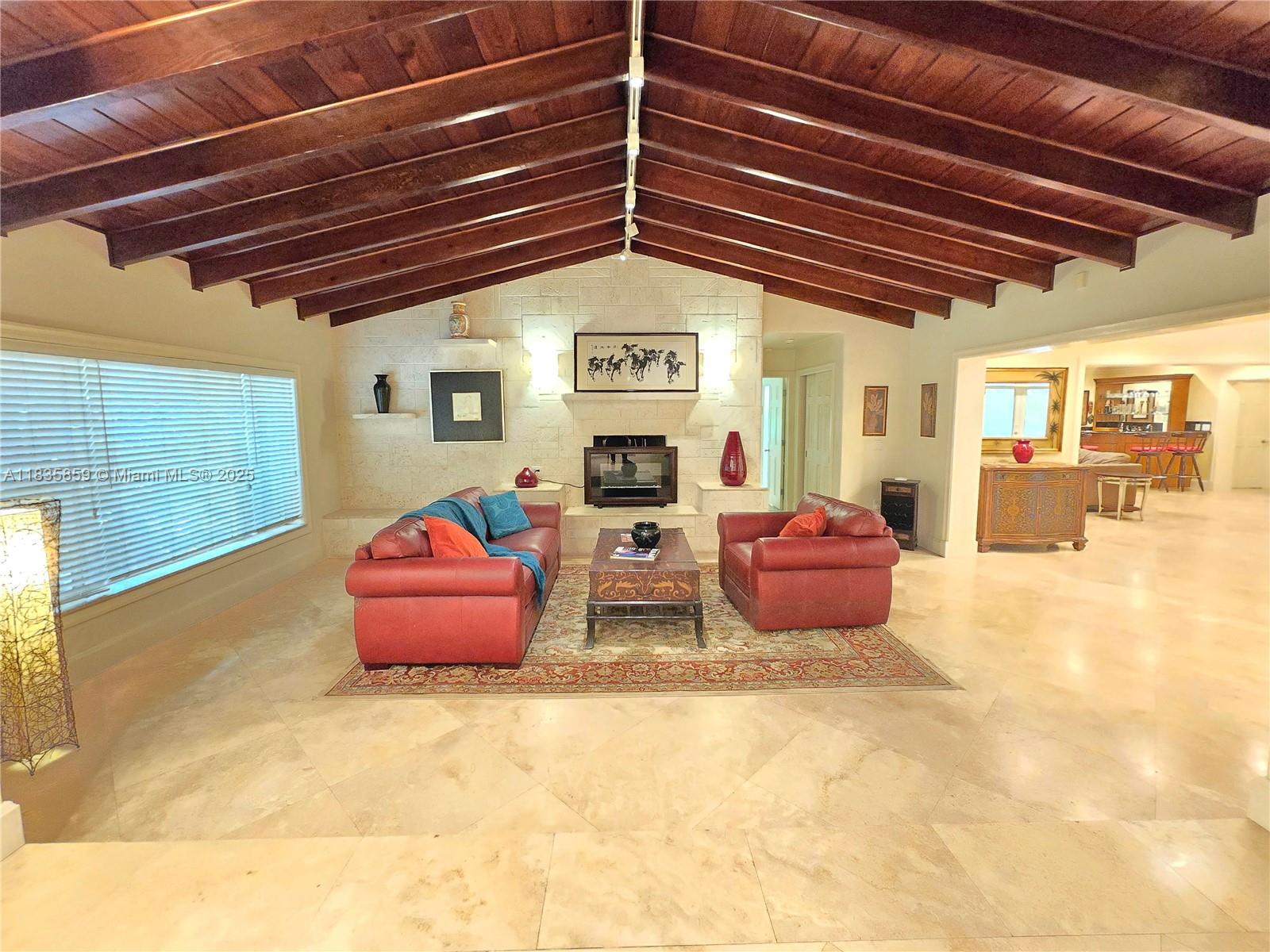 7895 SW 122nd St, Pinecrest, FL, 33156/$2,679,000 4 7895 SW 122nd St
