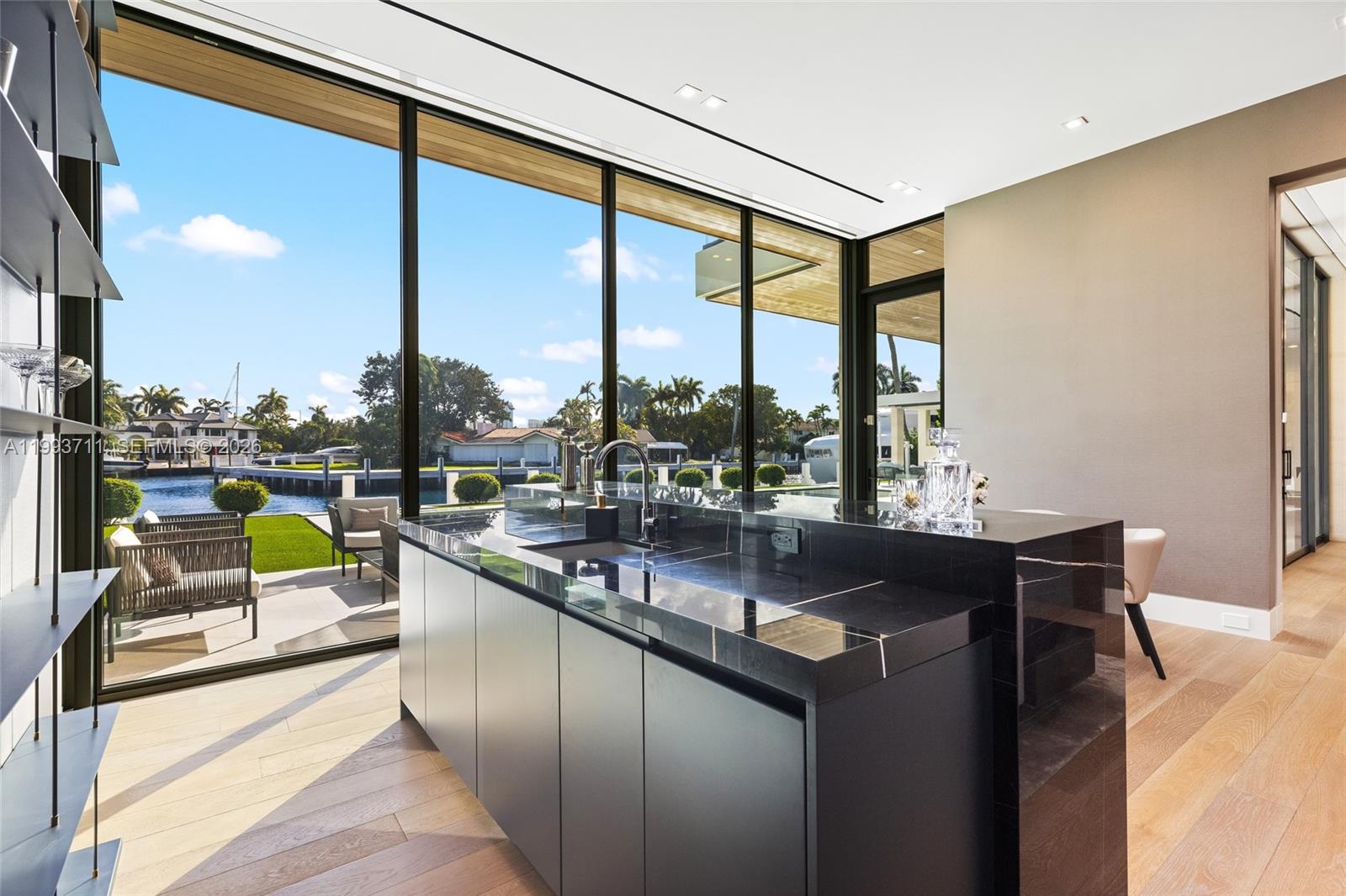 DEL LAGO ISLE - Residential