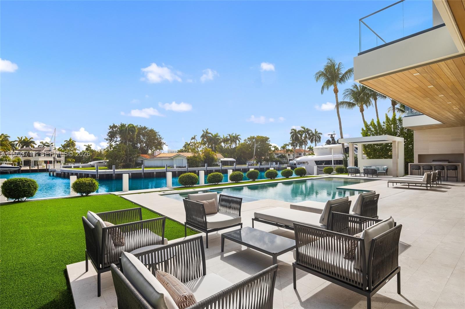 DEL LAGO ISLE - Residential