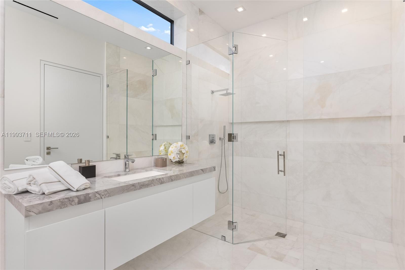 DEL LAGO ISLE - Residential