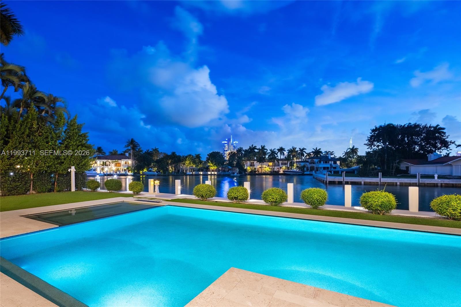 DEL LAGO ISLE - Residential