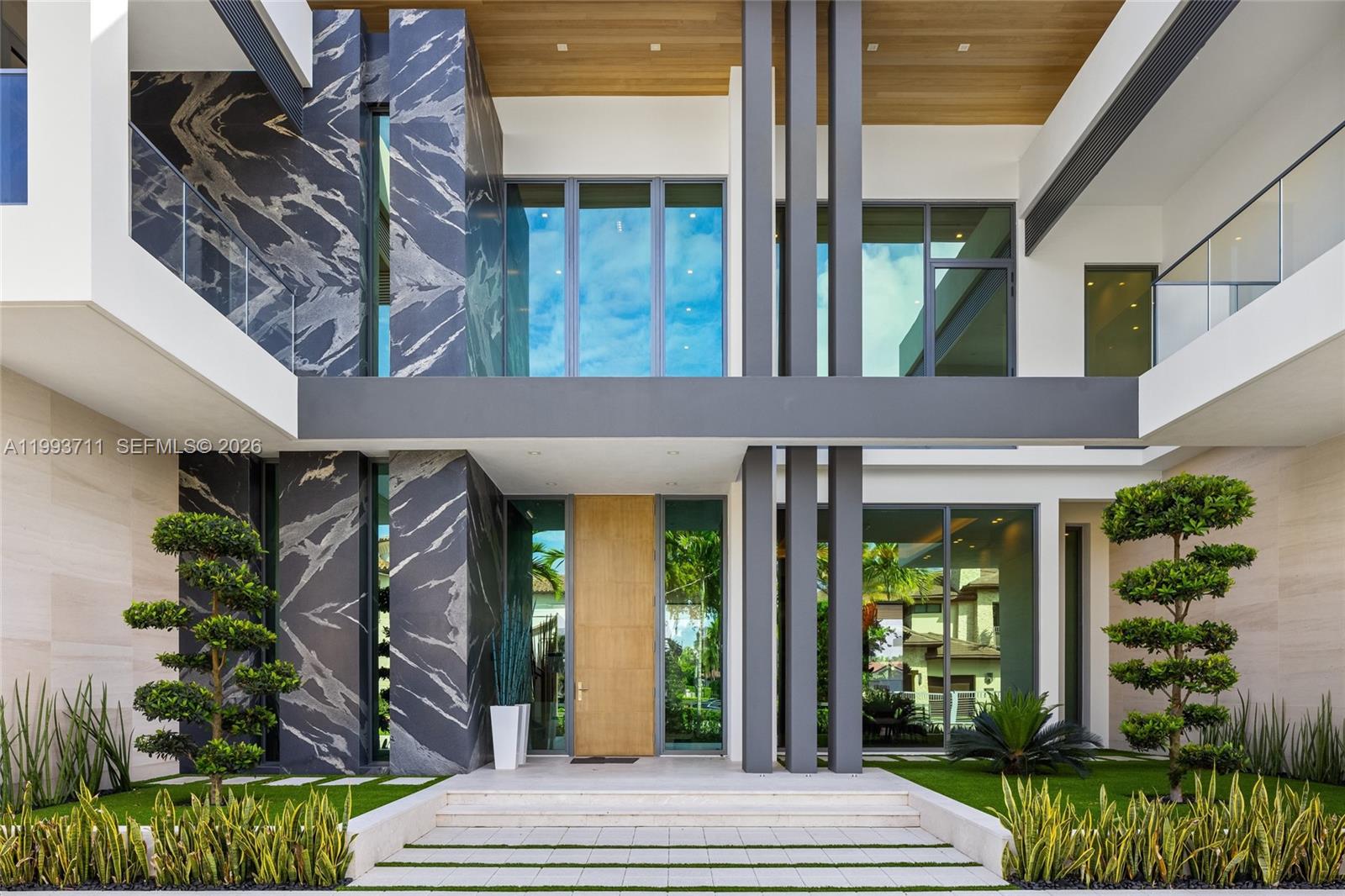 DEL LAGO ISLE - Residential