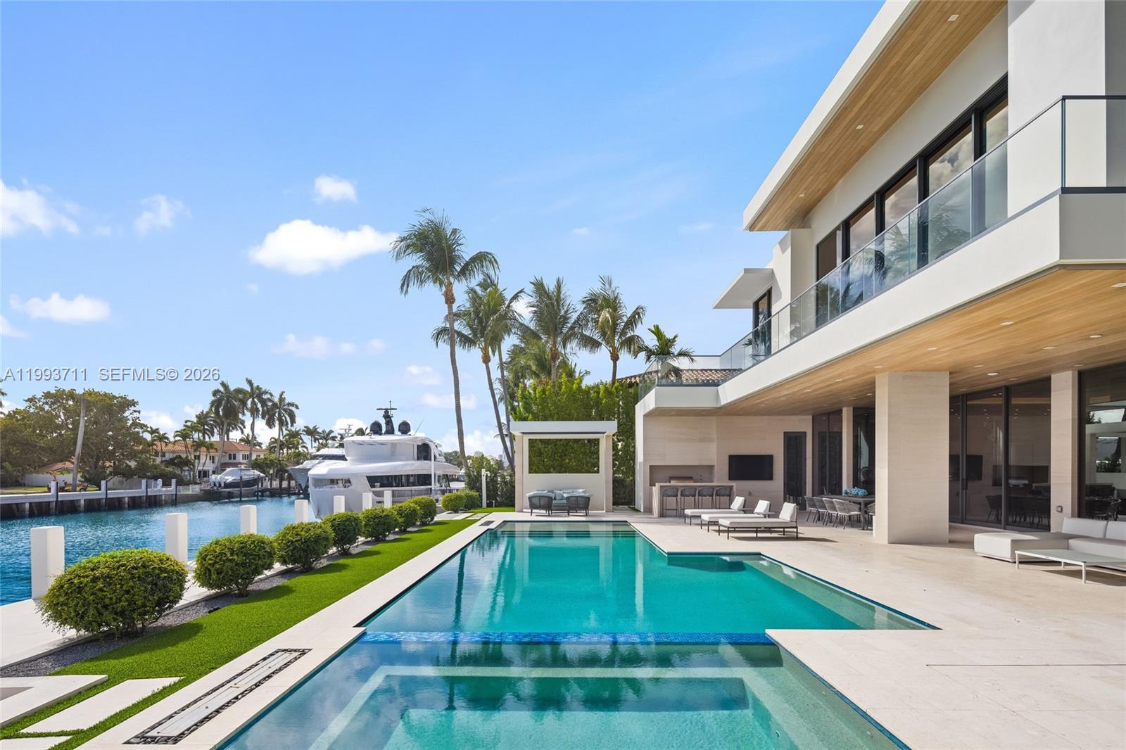 DEL LAGO ISLE - Residential