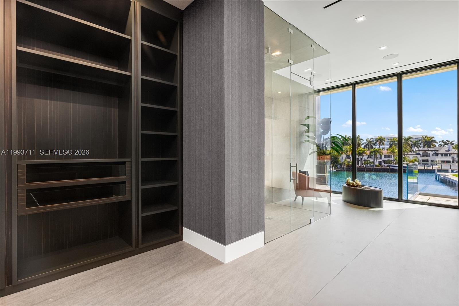 DEL LAGO ISLE - Residential